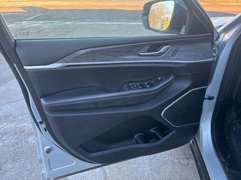 Used 2021 Jeep Grand Cherokee L Limited image 13