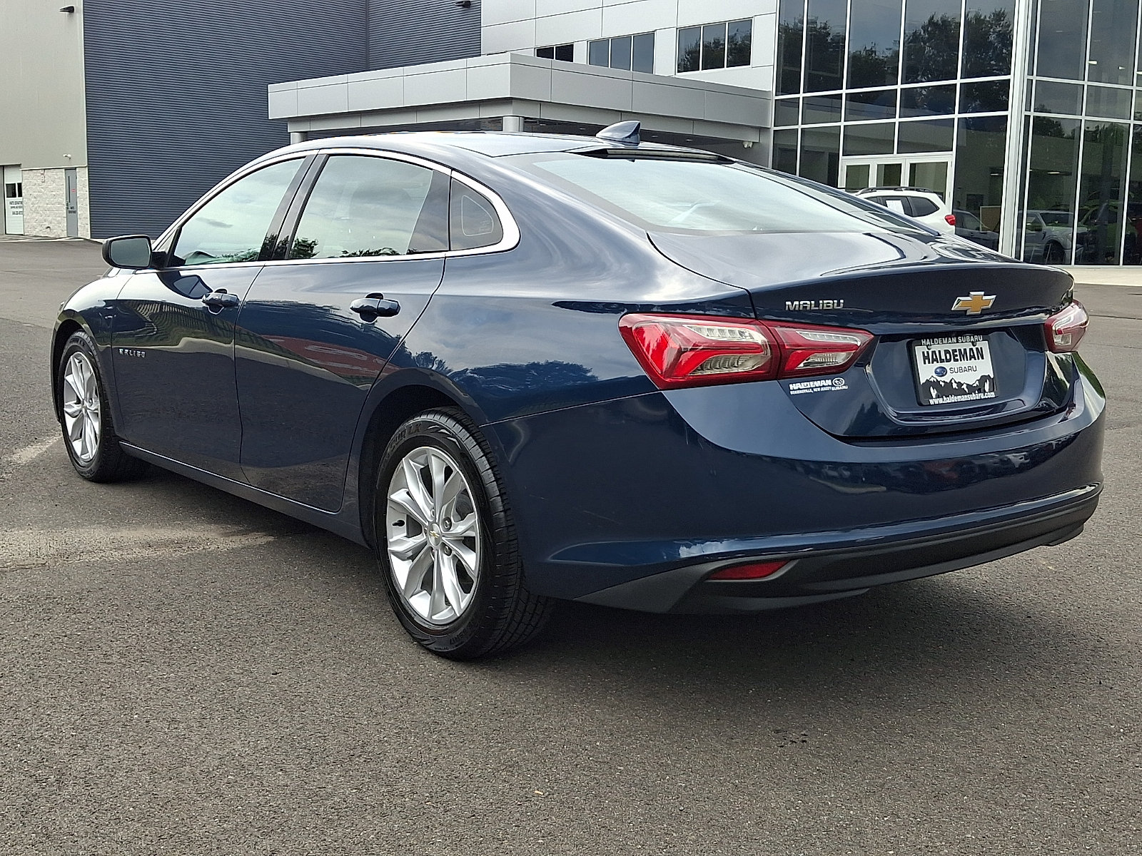 Used 2022 Chevrolet Malibu LT FWD image 5