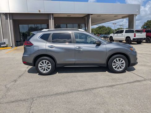 Used 2019 Nissan Rogue SV AWD/4WD image 3