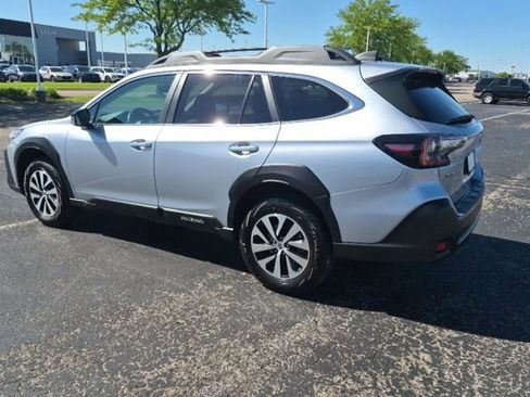 Used 2024 Subaru Outback Premium AWD/4WD image 9