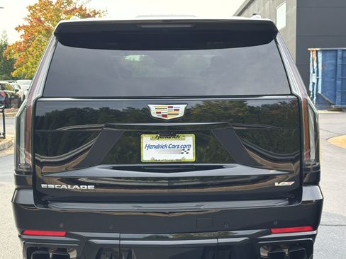 Used 2025 Cadillac Escalade V AWD/4WD image 23