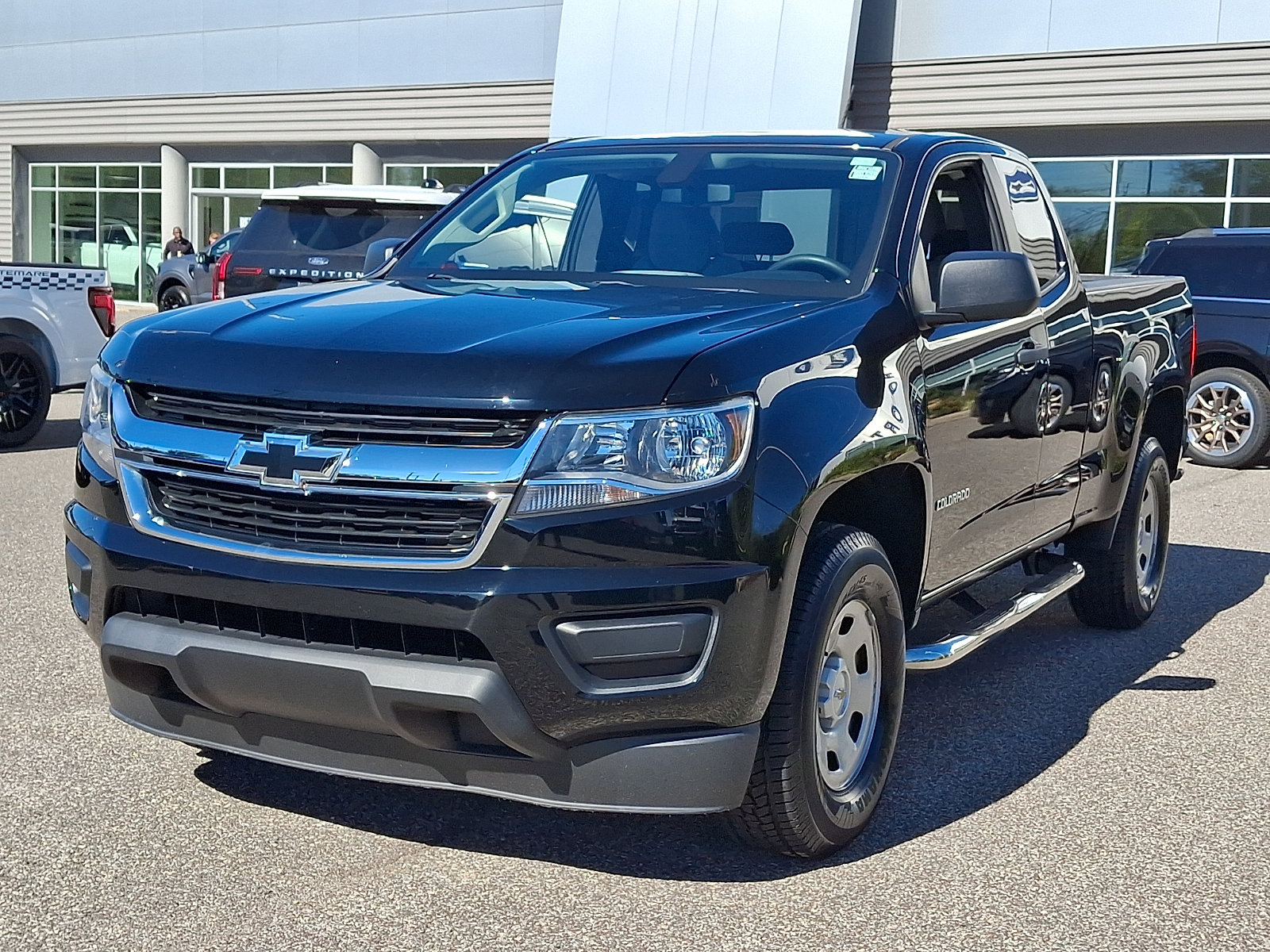 Used 2019 Chevrolet Colorado W/T w/ WT Convenience Package RWD image 4