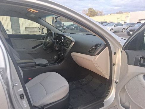 Used 2012 Kia Optima LX image 19