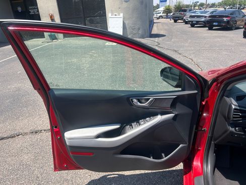 Used 2021 Hyundai Ioniq Blue FWD image 15