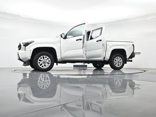 Used 2024 Toyota Tacoma SR AWD/4WD image 53