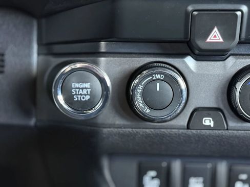 Used 2023 Toyota Tacoma TRD Sport image 29