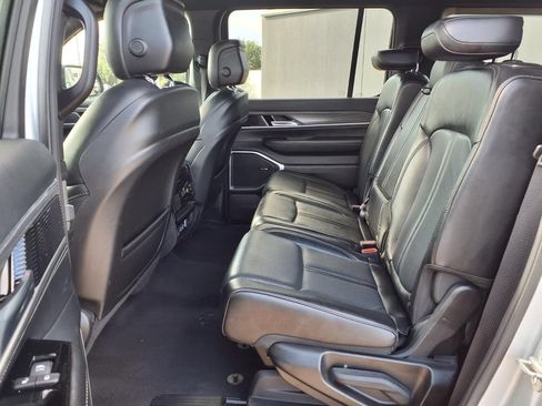 Used 2024 Jeep Wagoneer Series II w/ Flexible Seating Group RWD image 11
