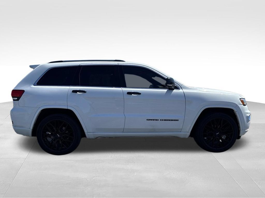 Used 2018 Jeep Grand Cherokee Overland AWD/4WD image 5