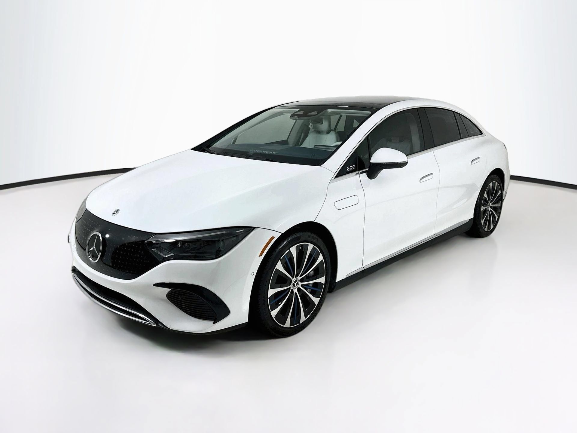 Used 2023 Mercedes-Benz EQE 350+ 4MATIC Sedan image 3
