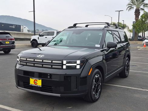 Used 2025 Hyundai Santa Fe SEL image 3