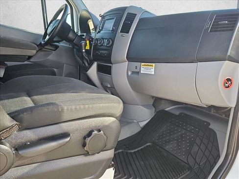 Used 2014 Mercedes-Benz Sprinter 2500 image 22