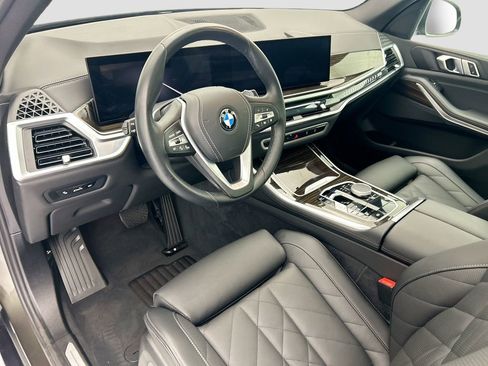 Certified 2025 BMW X5 xDrive40i w/ Parking Assistance Package image 9