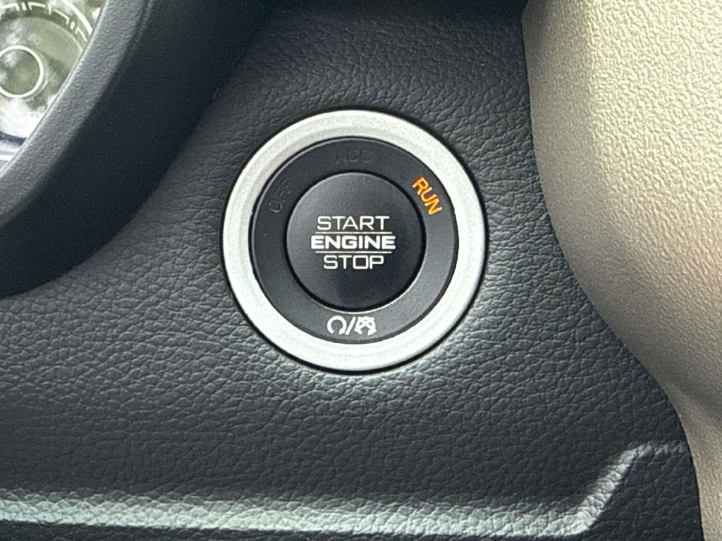 Used 2019 RAM 1500 Laramie AWD/4WD image 25