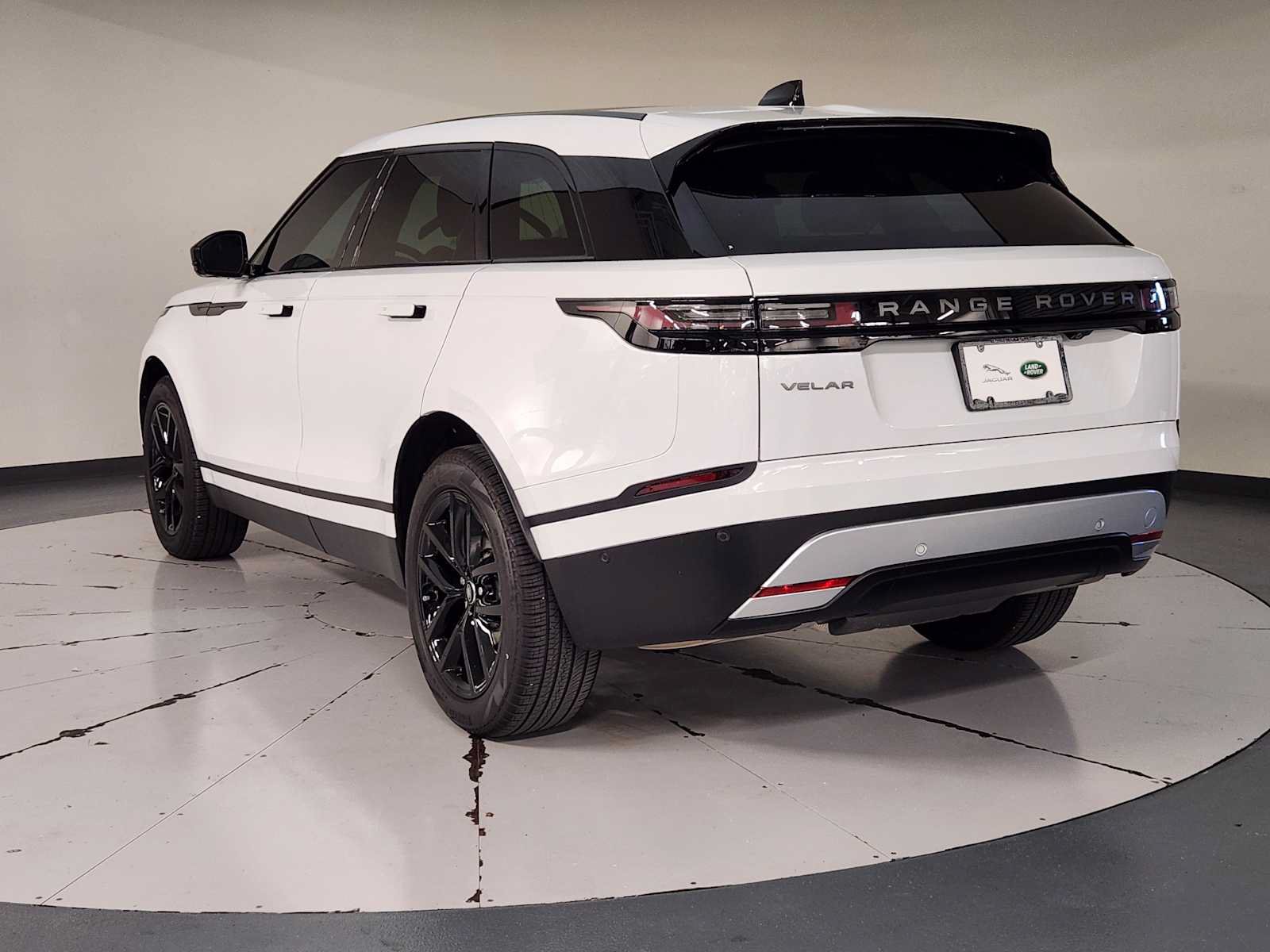 Used 2026 Land Rover Range Rover Velar S AWD/4WD image 6