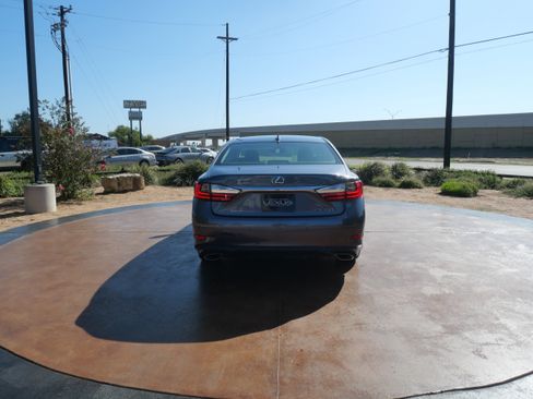 Used 2018 Lexus ES 350 image 3