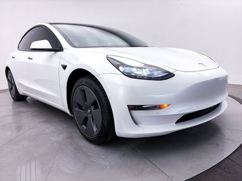 Used 2022 Tesla Model 3 Long Range AWD/4WD image 11
