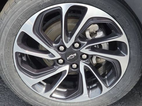 Used 2022 Chevrolet Bolt EUV Premier w/ Sun & Sound Package FWD image 13