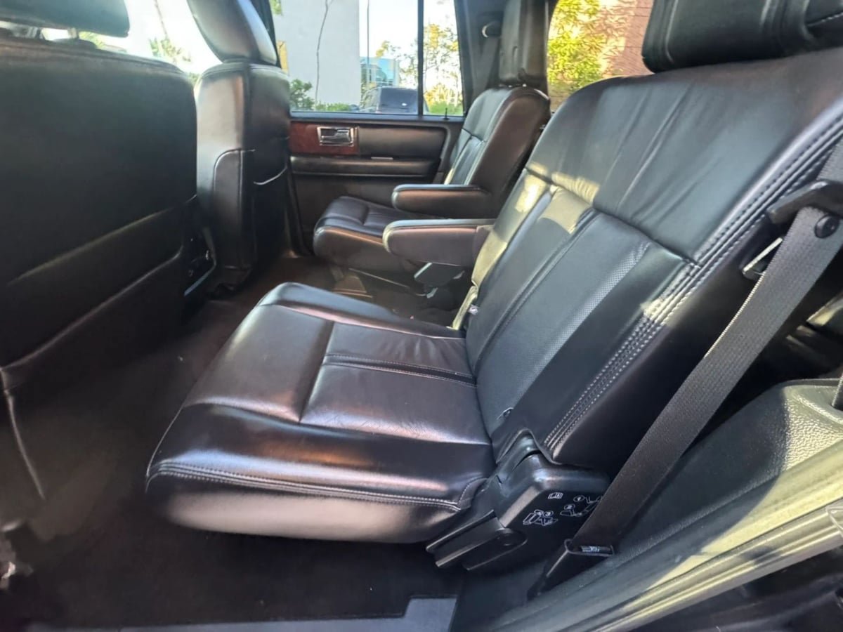 Used 2017 Lincoln Navigator Select AWD/4WD image 13