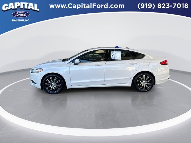 Certified 2018 Ford Fusion SE w/ Fusion SE Technology Package FWD image 5