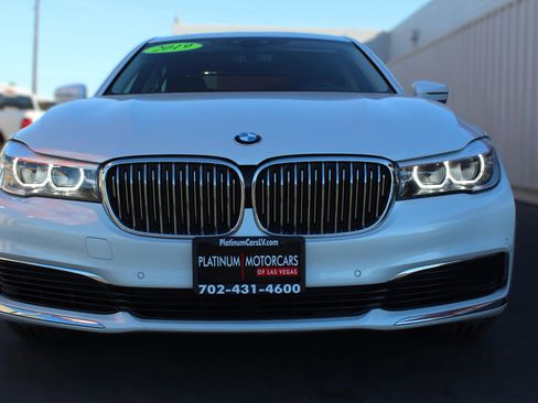 Used 2019 BMW 740i w/ Cold Weather Package RWD image 19
