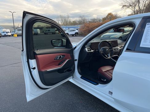 Used 2023 BMW 330i xDrive Sedan w/ Driving Assistance Package image 17