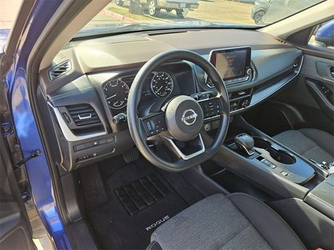 Used 2023 Nissan Rogue SV image 13