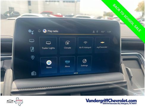 Used 2023 Chevrolet Suburban Premier AWD/4WD image 19