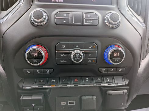 Used 2022 GMC Sierra 1500 AT4 w/ AT4 Premium Package image 18