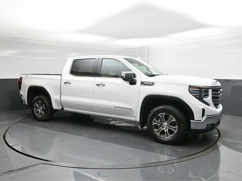 Used 2024 GMC Sierra 1500 SLT image 17