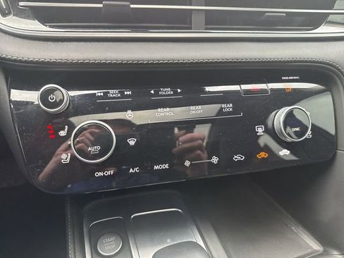 Used 2024 INFINITI QX60 Sensory image 19