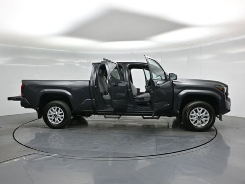 Used 2025 Toyota Tacoma SR5 image 4