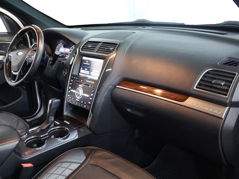 Used 2016 Ford Explorer Platinum image 16