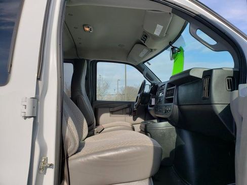 Used 2017 Chevrolet Express 3500 LT w/ LT Preferred Equipment Group image 16