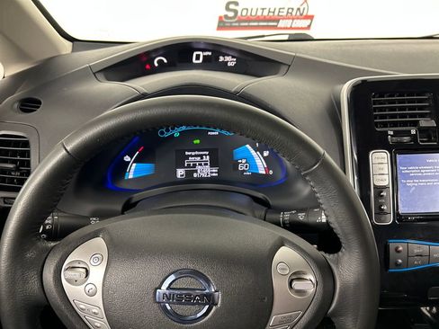 Used 2015 Nissan Leaf SV FWD image 14