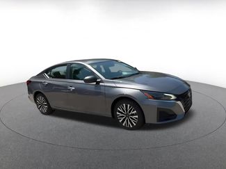 Used 2025 Nissan Altima 2.5 SV FWD video 2