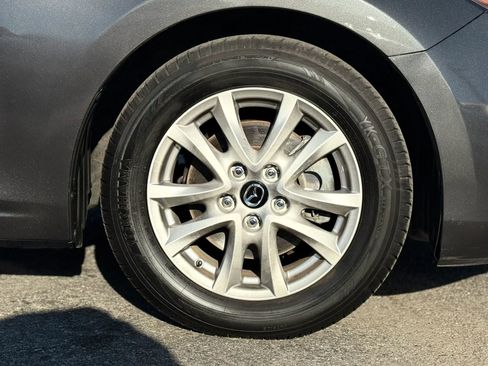 Used 2017 MAZDA MAZDA3 Sport w/ Preferred Equipment Package FWD image 39