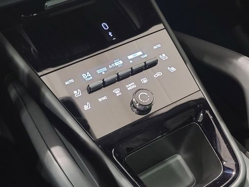 New 2026 Porsche Cayenne image 24