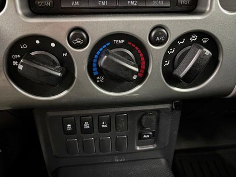 Used 2010 Toyota FJ Cruiser 4WD image 21