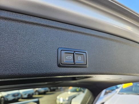 Used 2017 Audi A4 2.0T allroad Premium Plus w/ Technology Package image 10