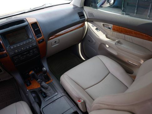 Used 2004 Lexus GX 470 AWD/4WD image 21