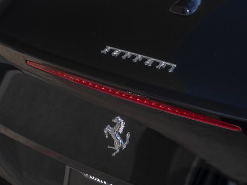 Used 2015 Ferrari California T image 14