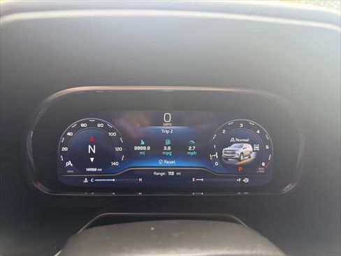 Used 2022 Chevrolet Suburban Premier AWD/4WD image 23