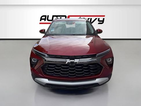 Used 2024 Chevrolet TrailBlazer LT w/ LT Cold Weather Package image 2