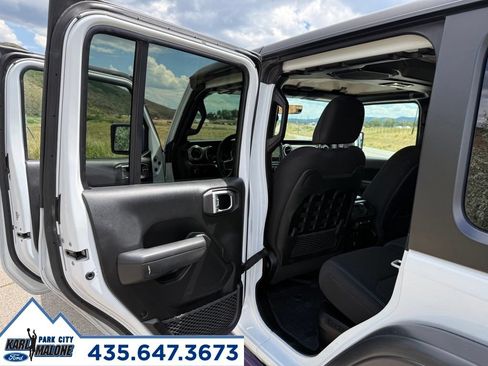 Used 2023 Jeep Wrangler Unlimited Rubicon 4xe w/ Cold Weather Group AWD/4WD image 27