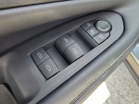 Used 2024 Chevrolet Blazer EV LT AWD/4WD image 16