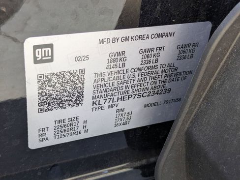 Used 2025 Chevrolet Trax LT w/ LT Convenience Package FWD image 33