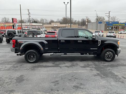 Used 2017 Ford F350 Lariat w/ Chrome Package image 6