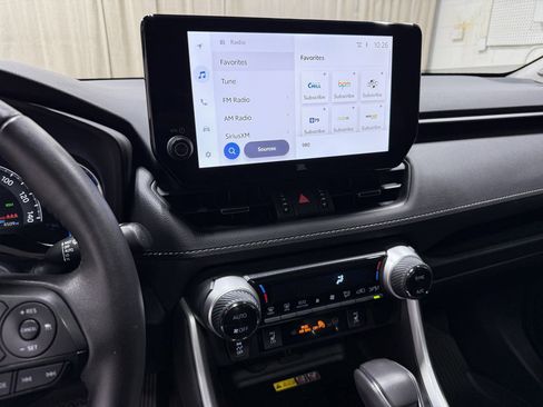 Used 2023 Toyota RAV4 XLE Premium image 13