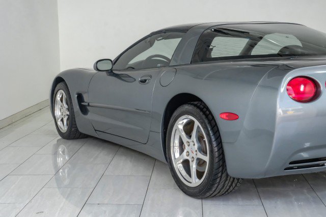 Used 2003 Chevrolet Corvette Coupe w/ Preferred Equipment Group RWD image 51