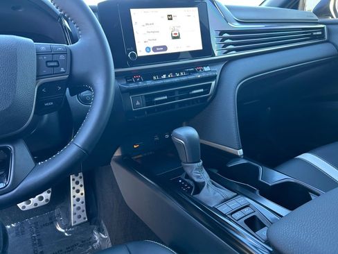 Used 2025 Toyota Camry SE w/ Convenience Package AWD/4WD image 20